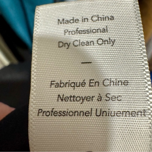 NWT Elizabeth and James Shenzie Black Sleeveless Romper Ruffle‎ v-neck Size 4 - Picture 9 of 9